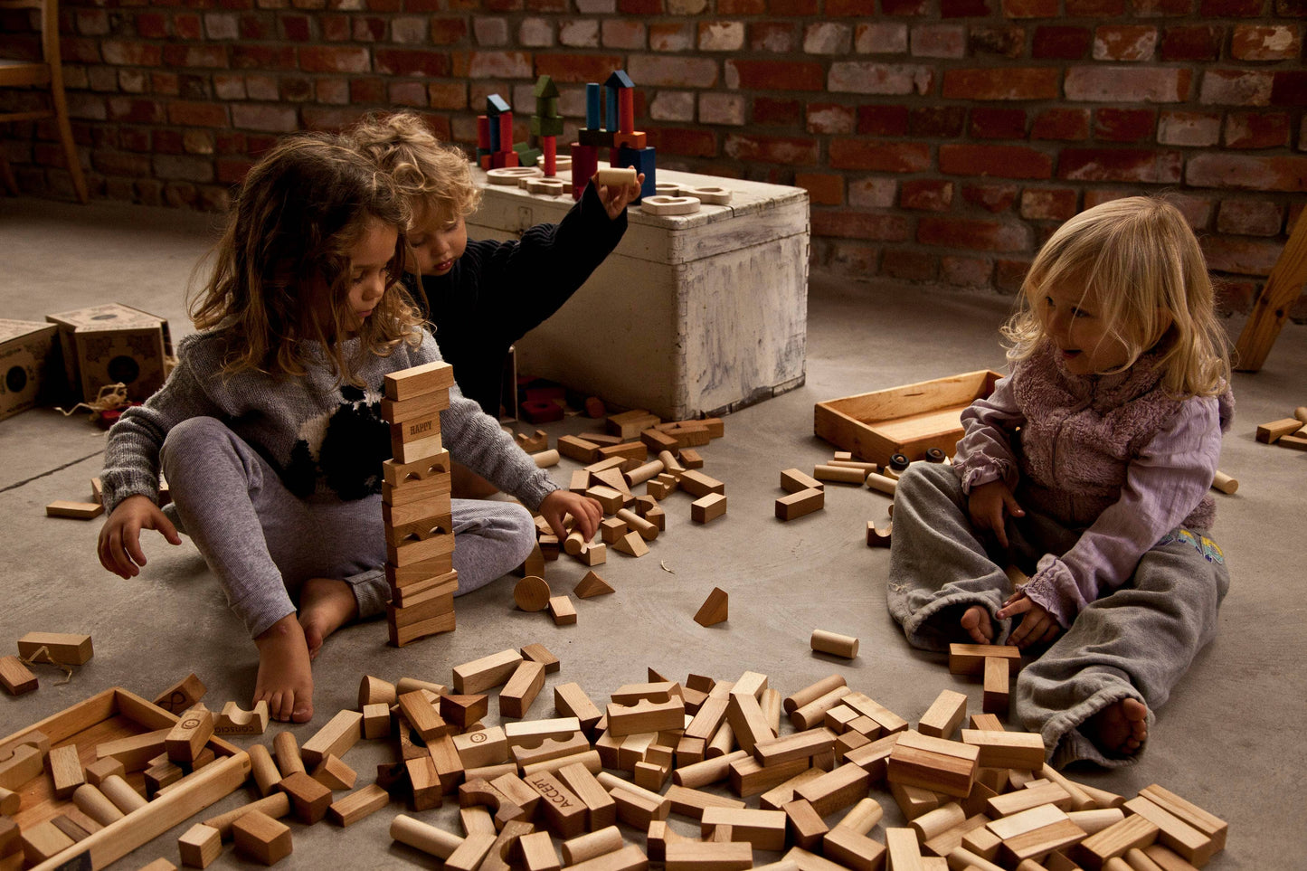 Wooden Blocks In Tray - 30 pcs Natural