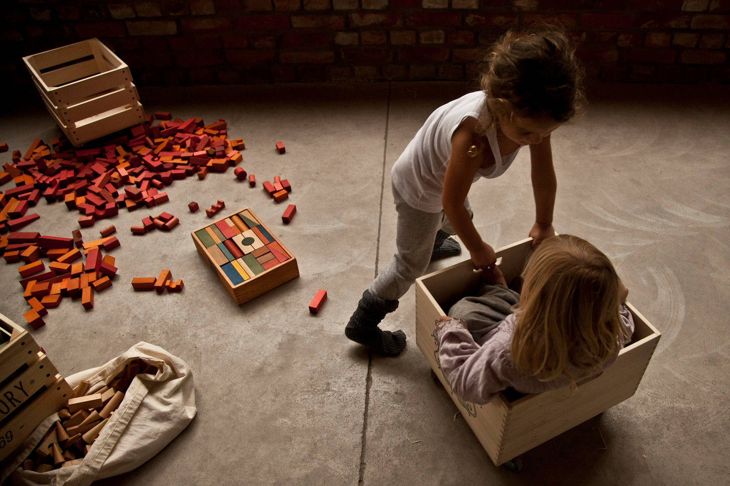 Wooden Blocks In Sack - 100 pcs Rainbow