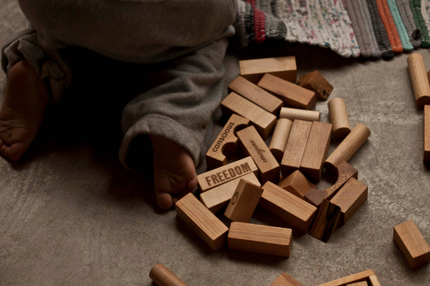 Wooden Blocks In Tray - 30 pcs Natural